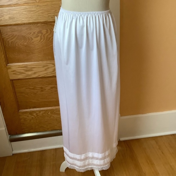 PATRICIA LINGERIE White Satin Lace Trimmed Slip Skirt Size M - Picture 2 of 9